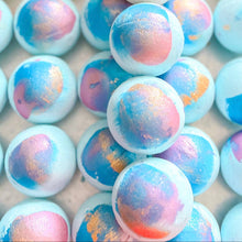 Load image into Gallery viewer, POOL PARTY BATH BOMB