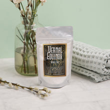 Load image into Gallery viewer, SPRINGTIME BOX